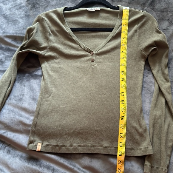 Tentree Ribbed Henley Top - Picture 10 of 11